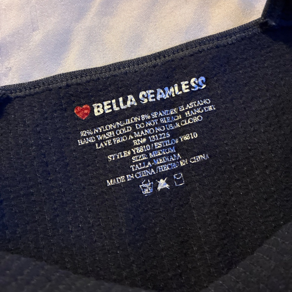 Bella Seamless Ribbed Cropped V Neck Tank - Picture 4 of 5